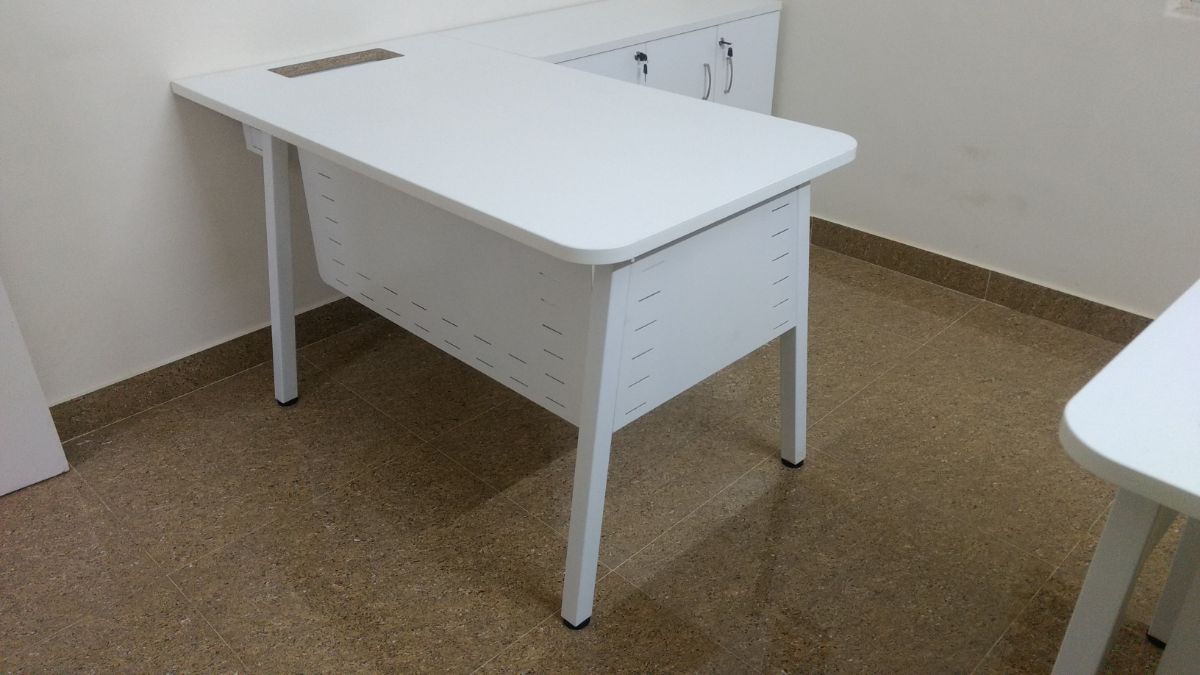 Best Quality Cabin Tables in Bangalore